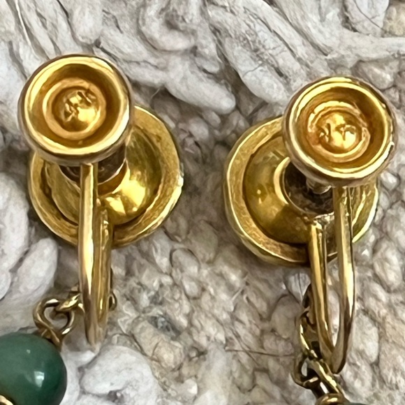 Vintage 14K Gold Carved Jadeite Dangle Panel Screw back Earrings w/Matching Ring - Picture 9 of 11
